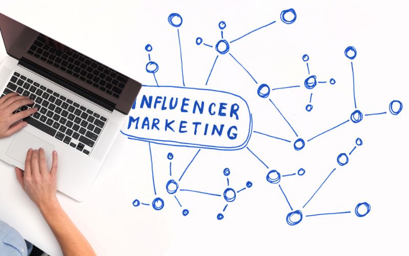 中小事業会社のWebマーケターに求められること｜経営と現場をつなぐ“仲介者”という役割